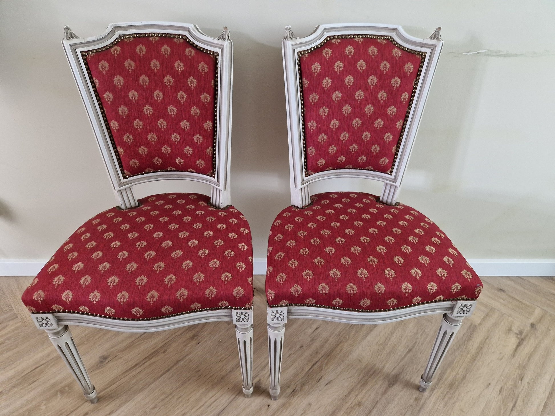 antieke eetkamerstoelen rode stoffering