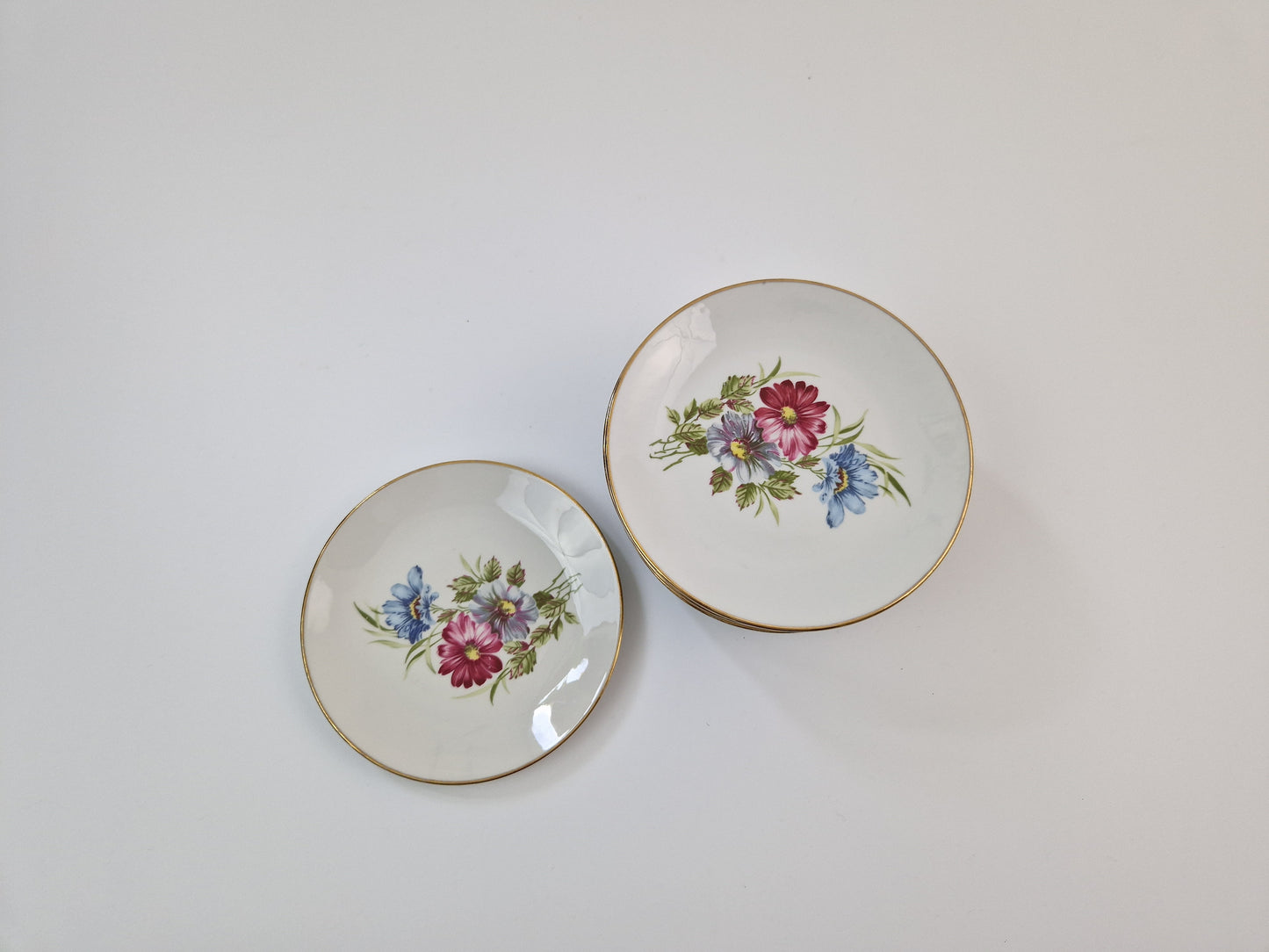 Set van 12 porseleinen gebakbordjes Dauher
