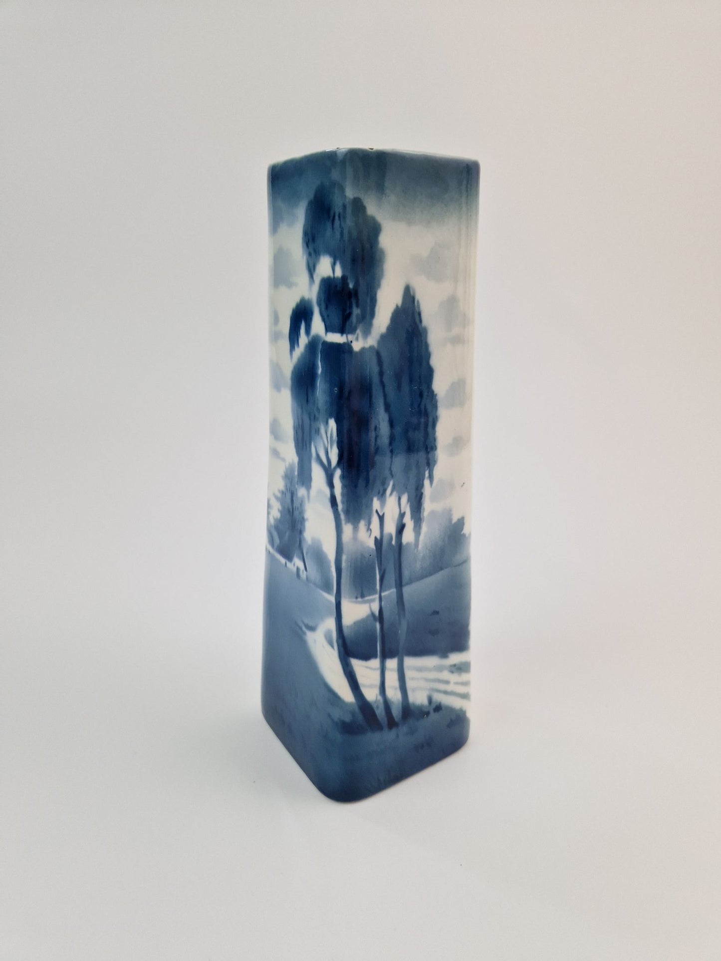Blauwe keramieken vaas