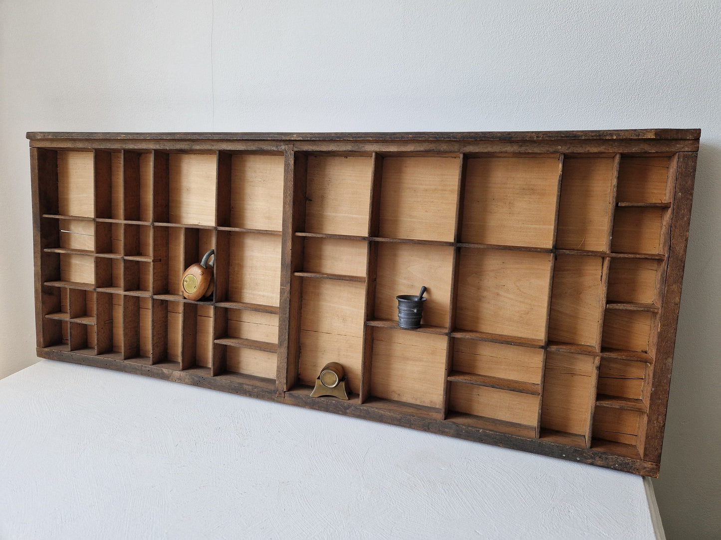 landelijke wandkast letterbak hout