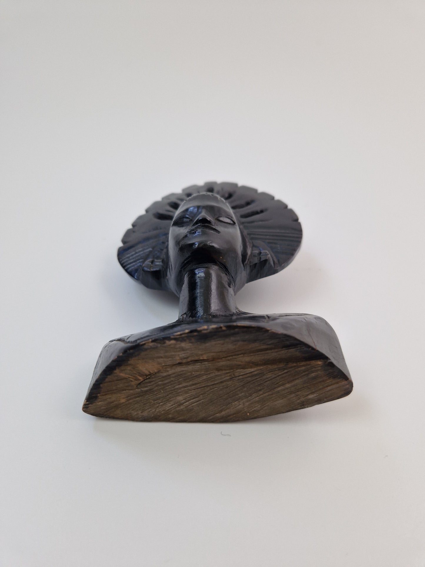 Brocante Vintage Javaanse beelden van tropisch hardhout