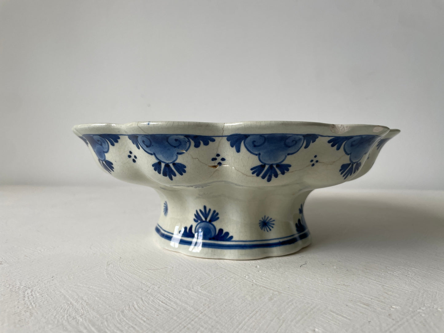Handgeschilderde Delfts blauwe schaal – Royal Delft 1943