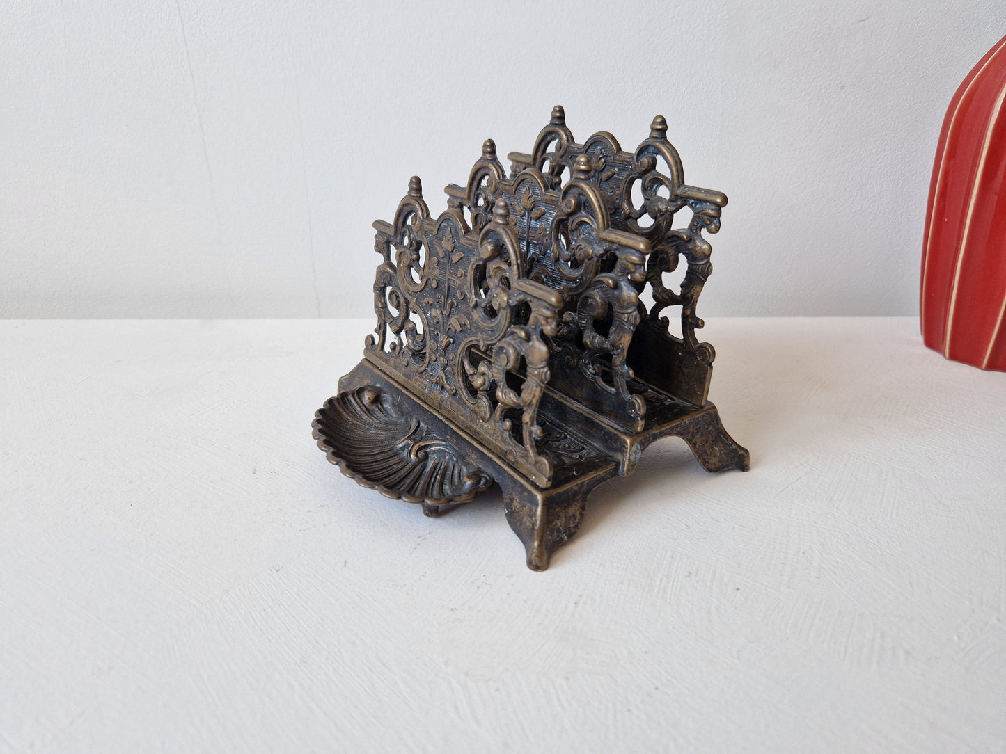 Decoratieve brievenhouder voor in de hal