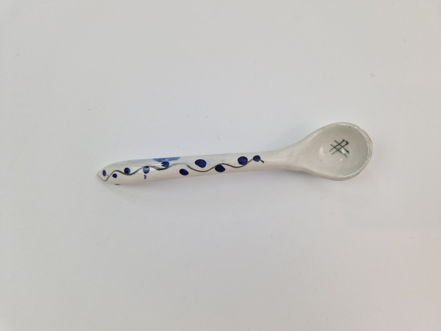 Decoratief blauw en wit sauskommetje