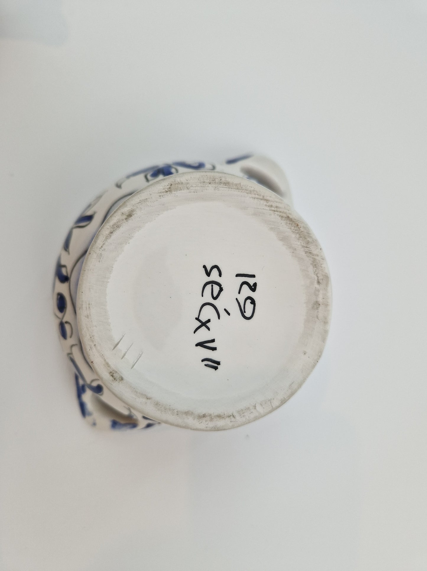 Decoratief blauw en wit sauskommetje