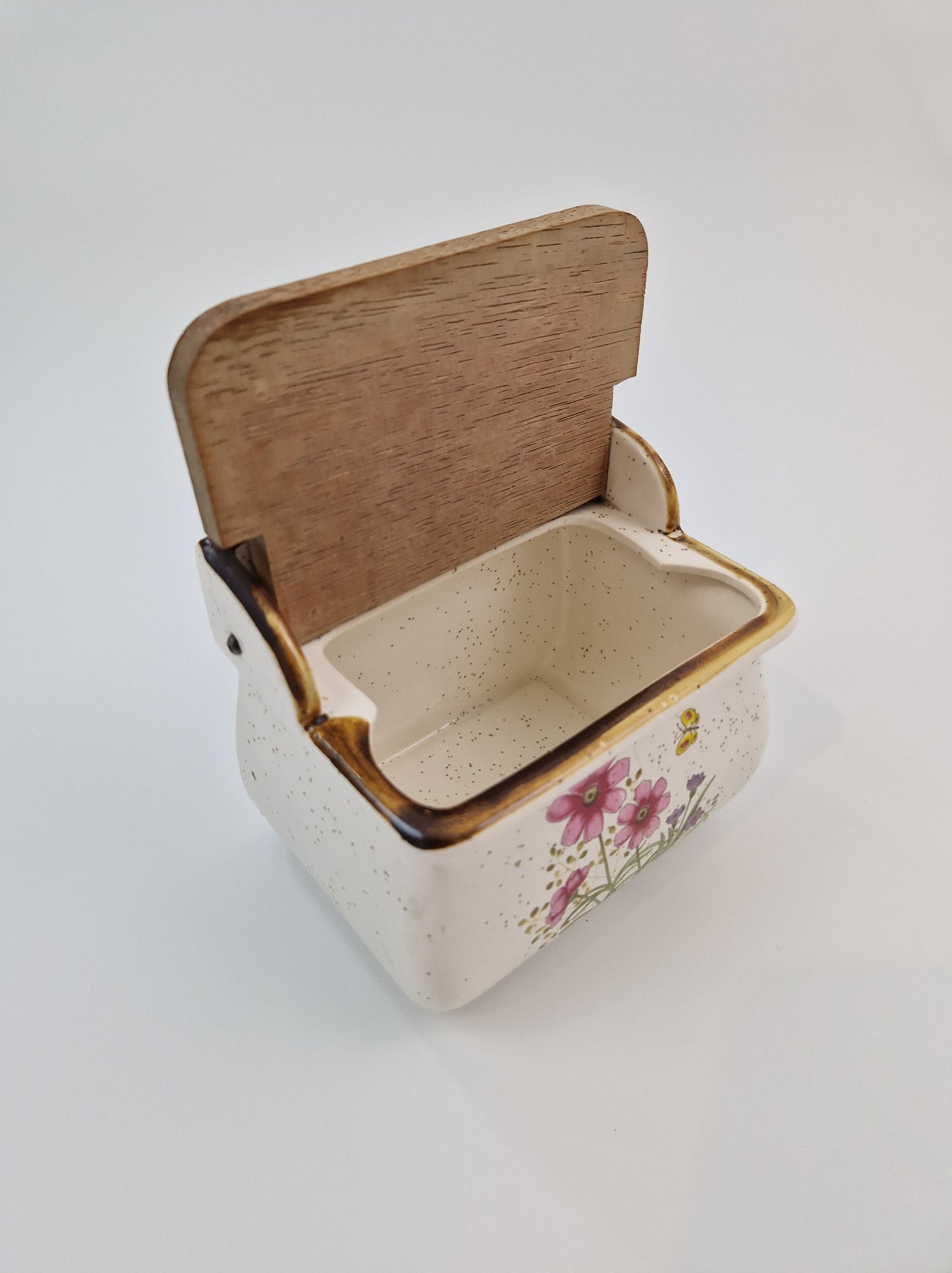 Vintage zoutpot met houten deksel
