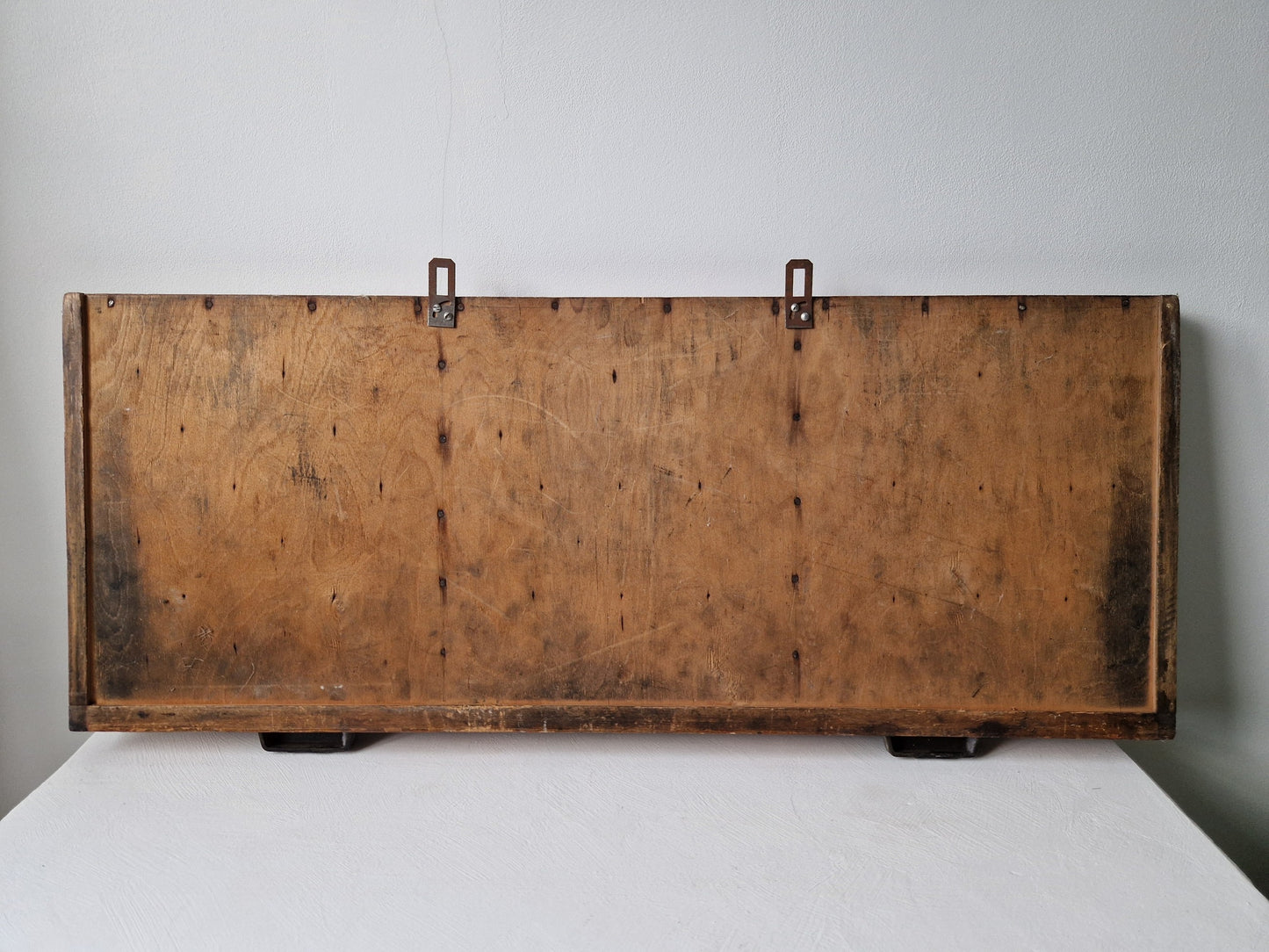 letterbak van hout achterkant antiek