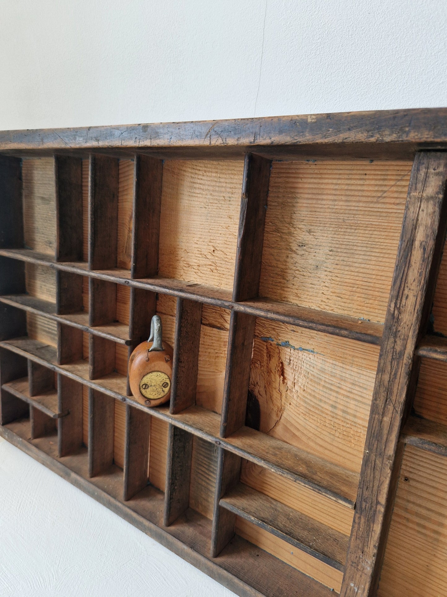 antieke typografenkast voor miniaturen