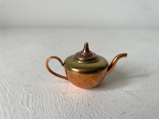 oude miniatuur theepot koper en messing