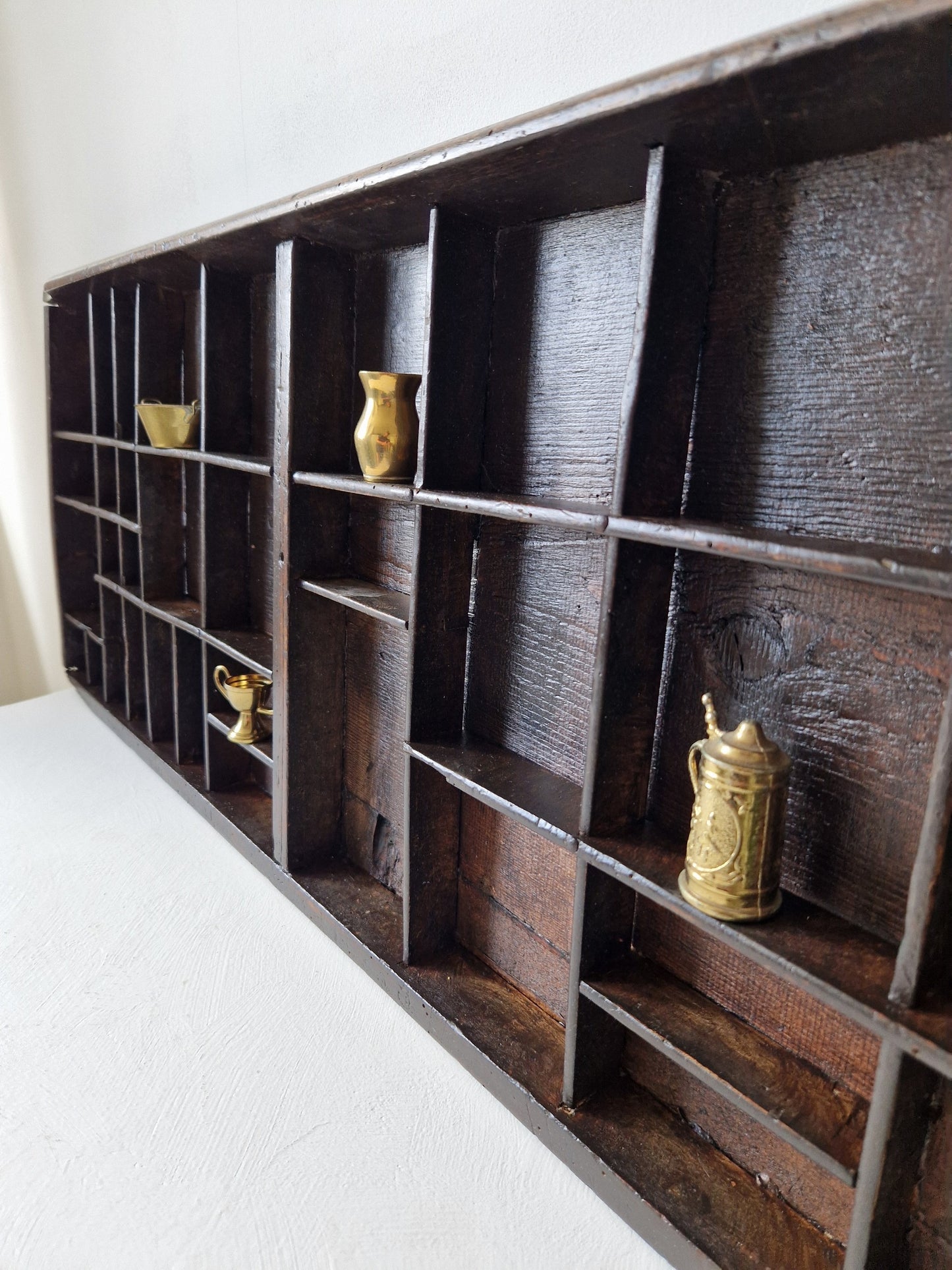 houten letterbak voor miniaturen en verzamelobjecten