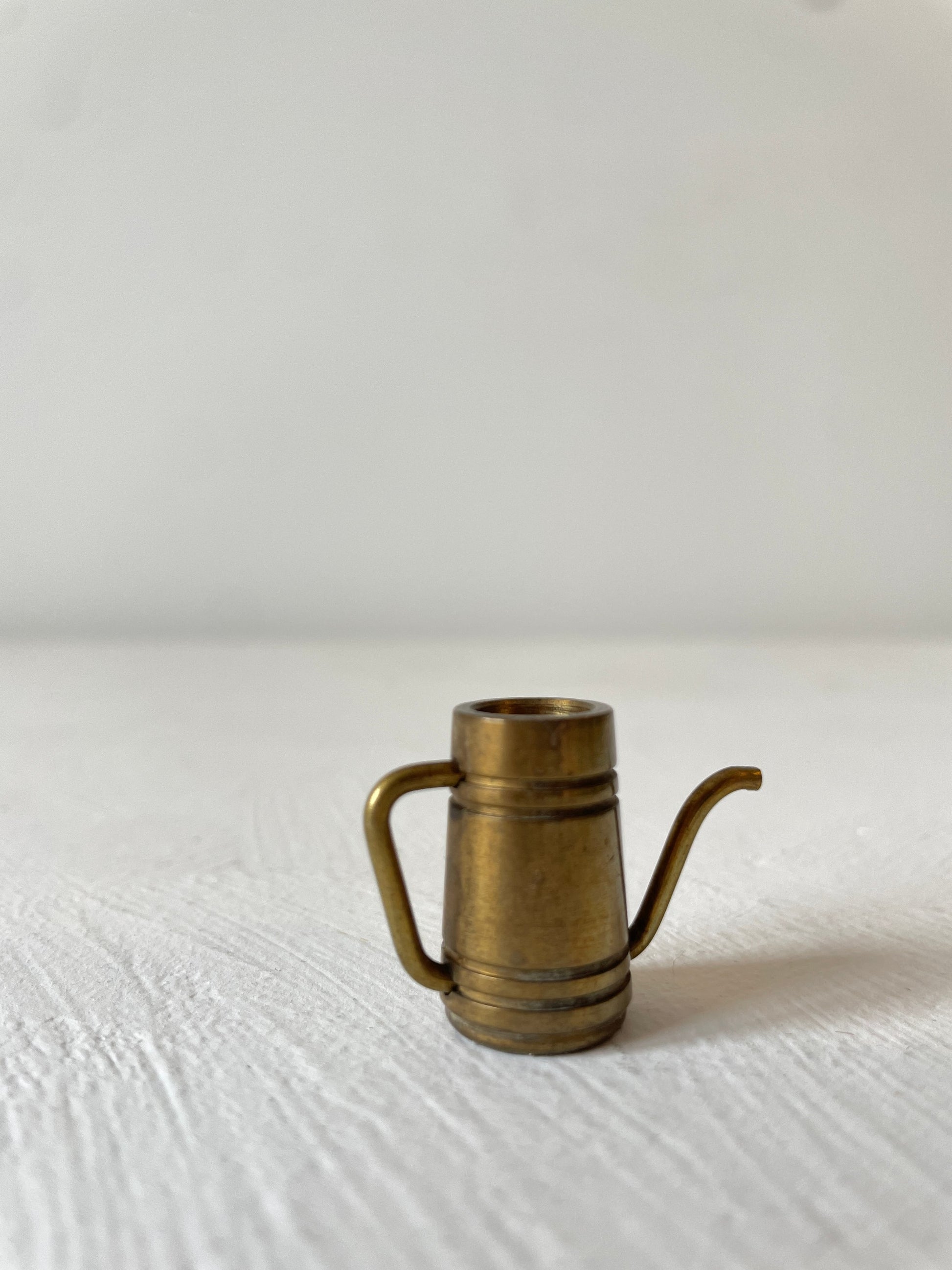 messing miniatuur gieter letterbak