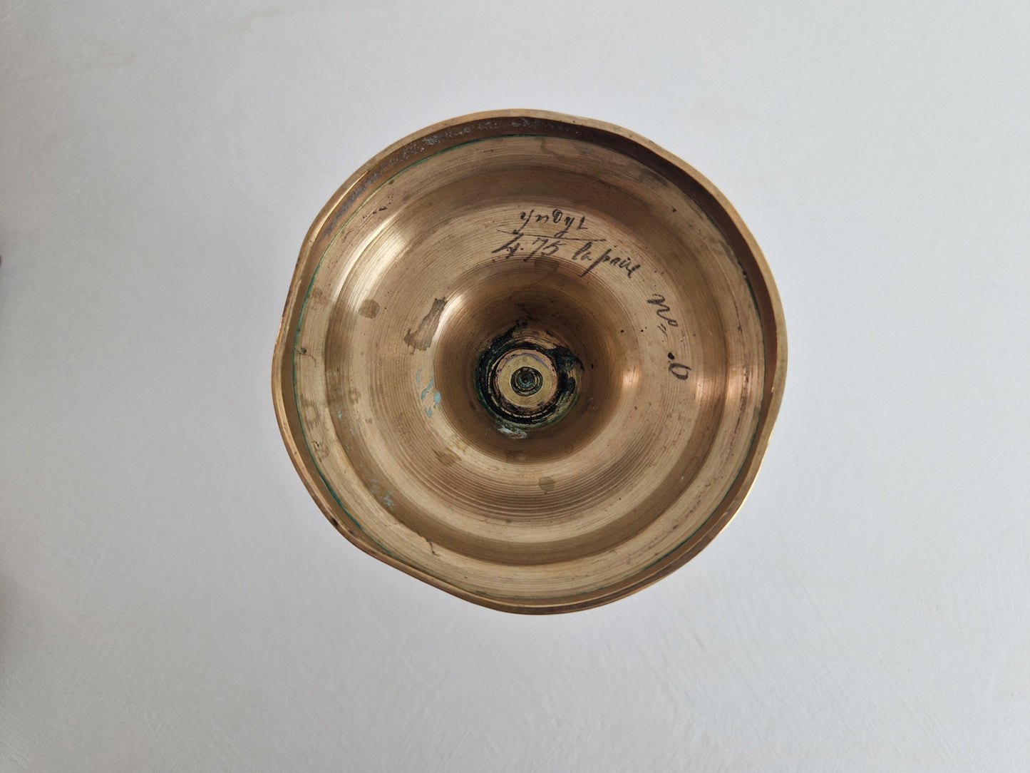 brocante kandelaar ronde voet messing antiek