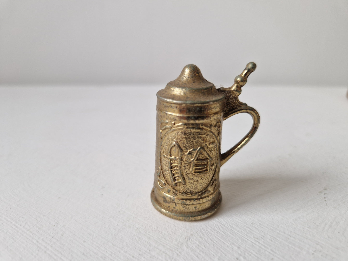 webwinkel letterbak miniaturen goudkleurige bierpul