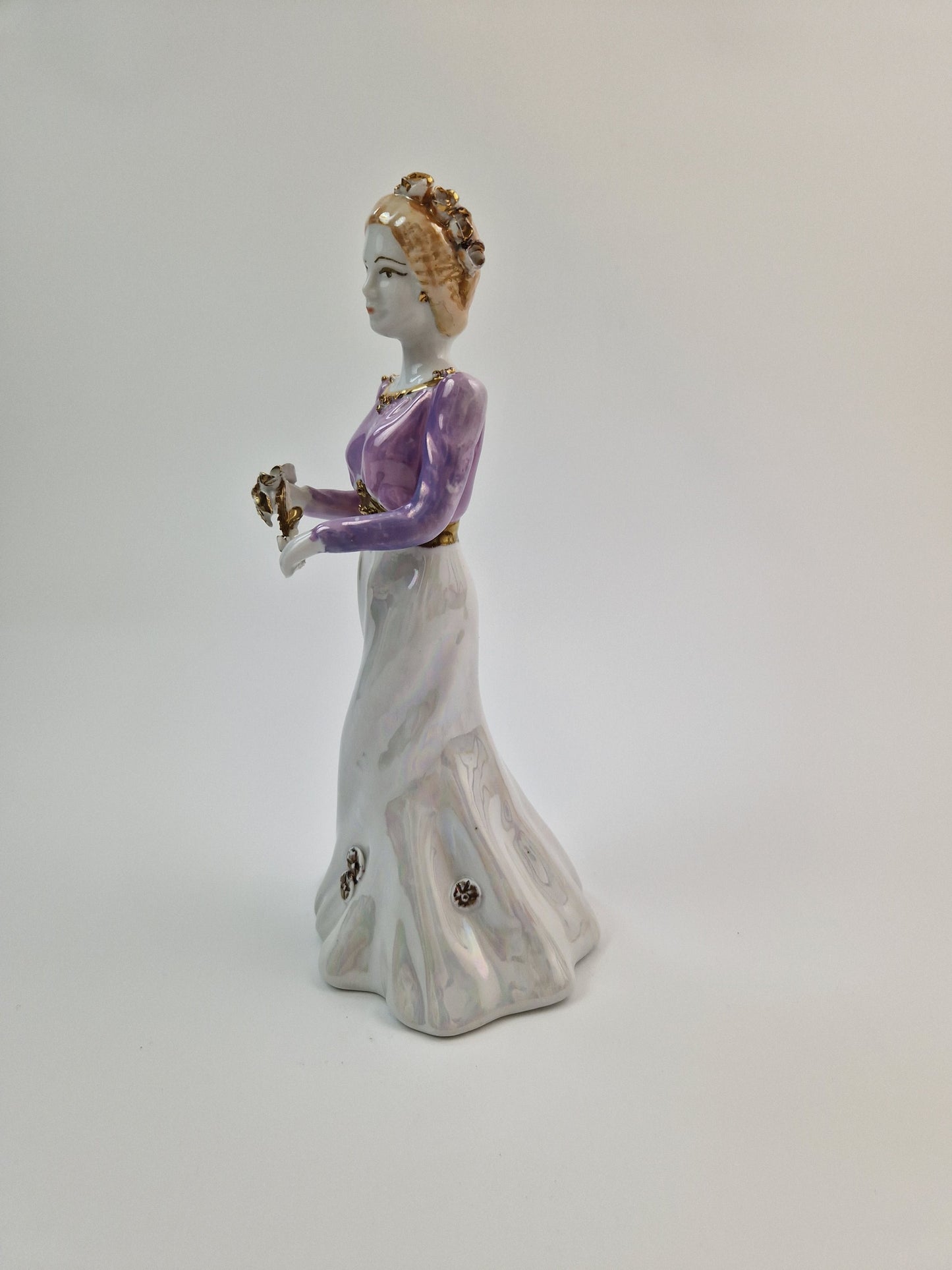 brocante Porseleinen beeld van vrouw in jurk