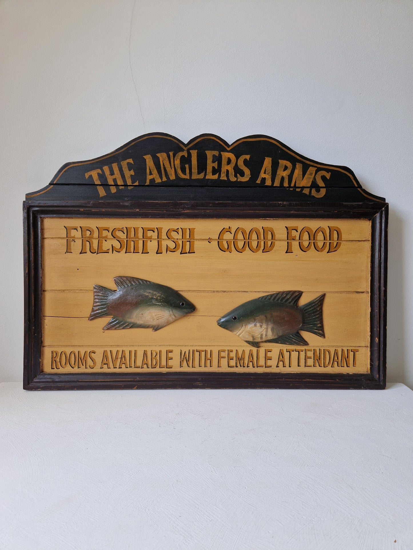 pub sign fresh fish good food England