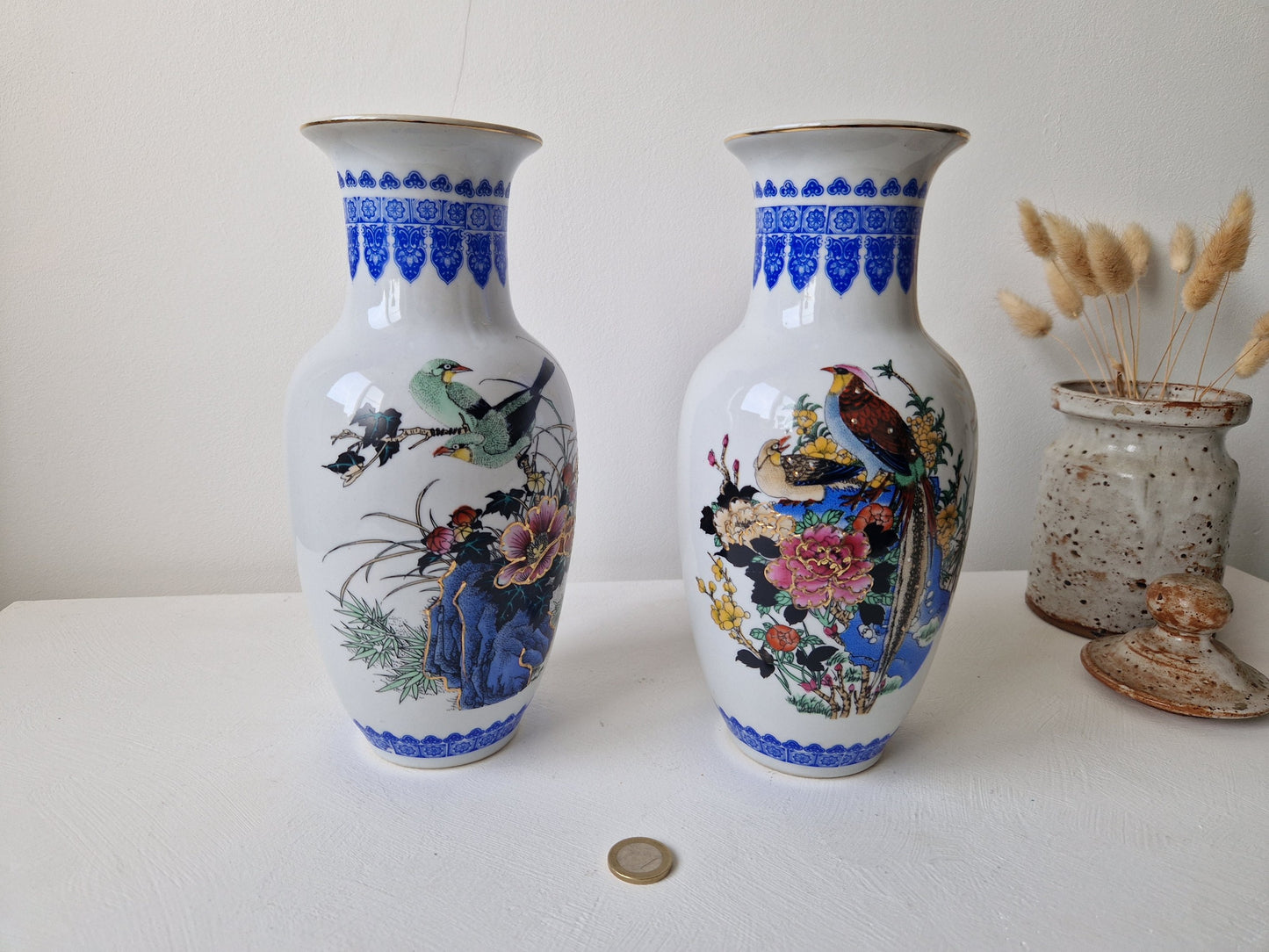 Twee vintage oude vazen