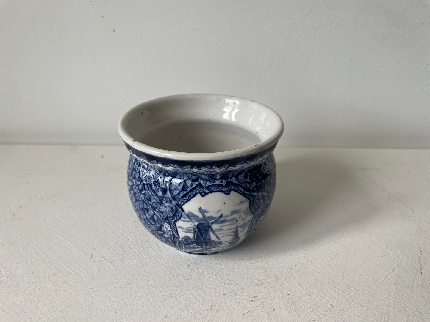 blauw wit vaasje met zeilschip