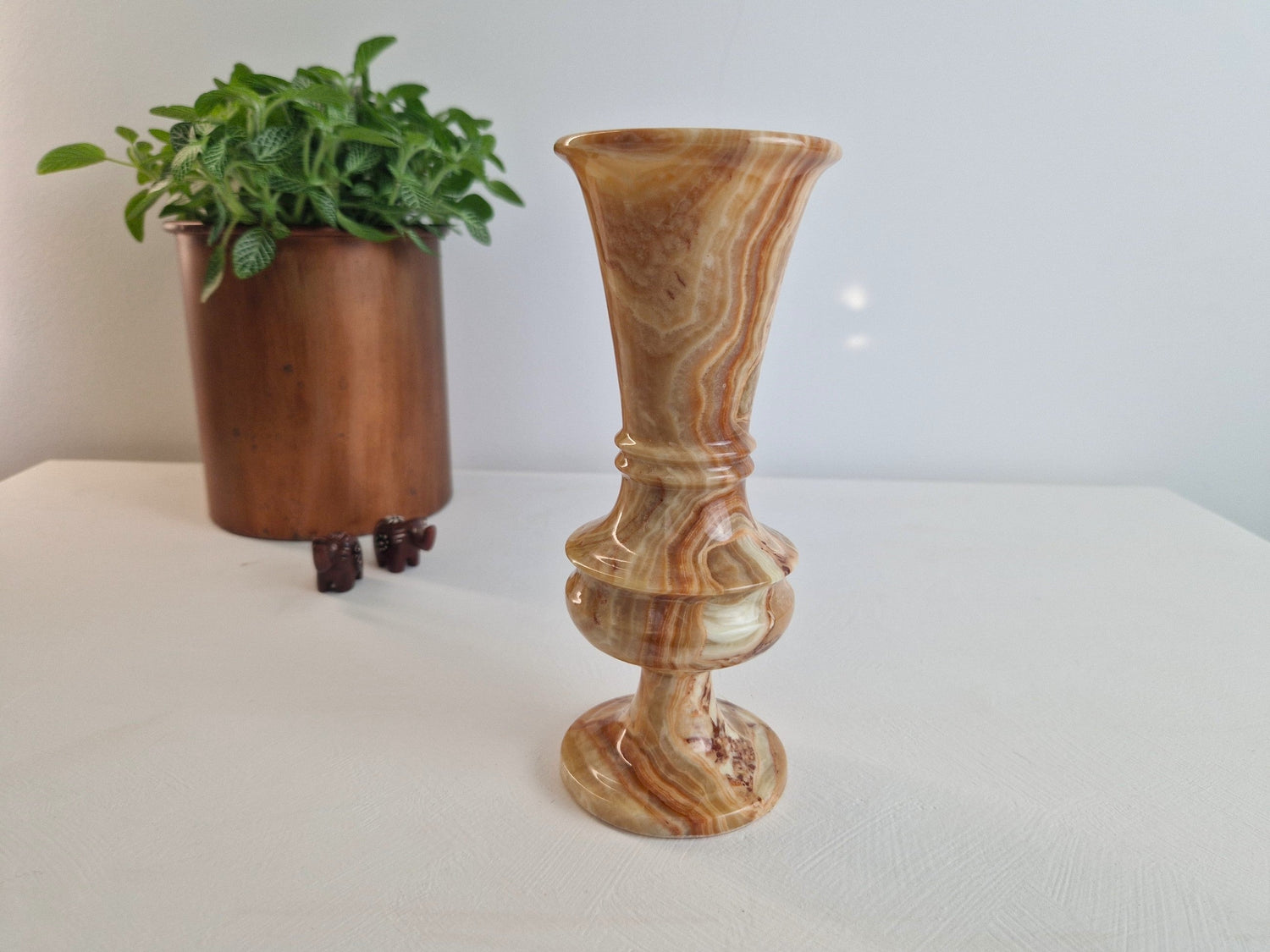 webshop en webwinkel brocante vazen, antieke vazen en opaline vazen