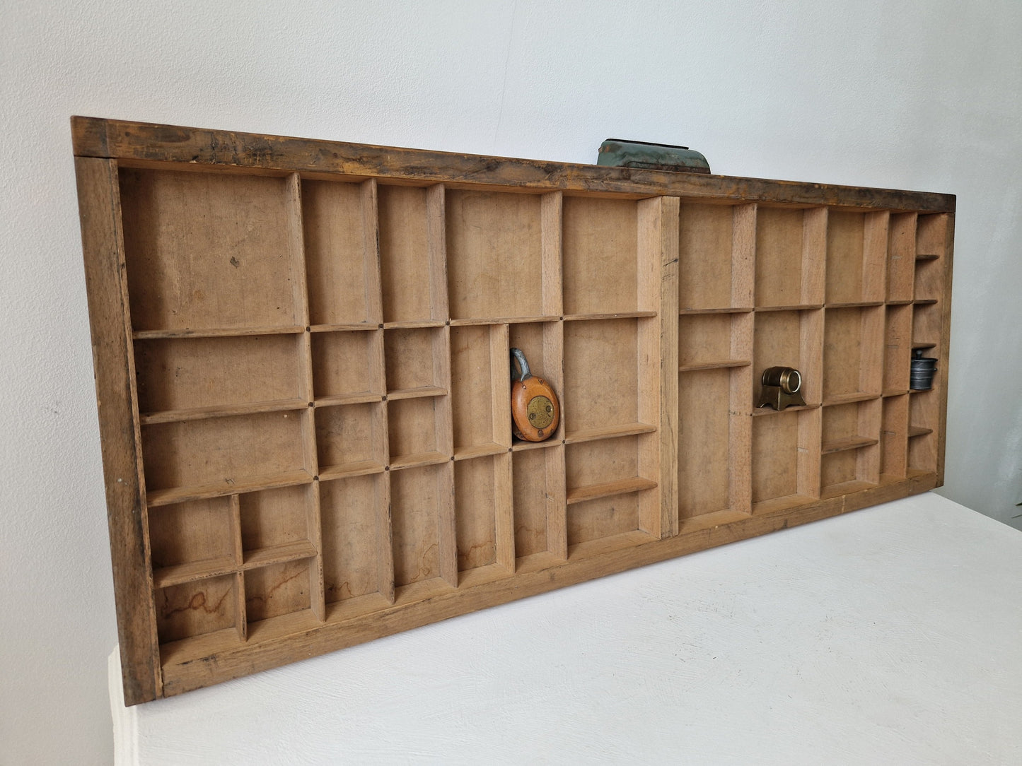 antieke houten letterbak met handgreep