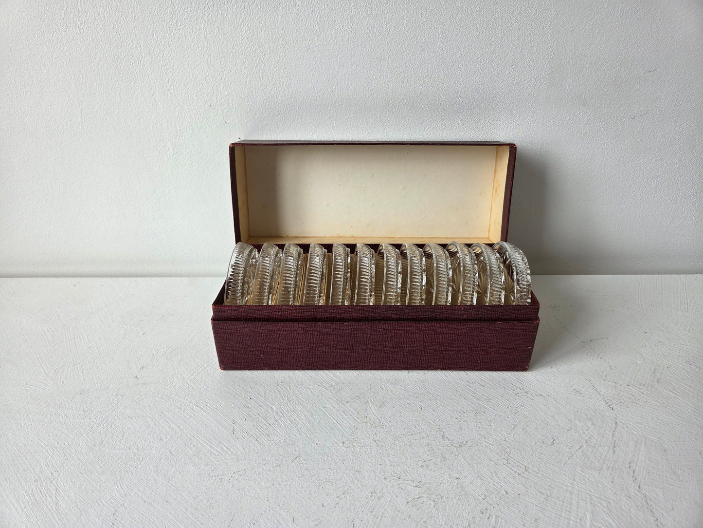 Set glazen onderzetters in originele doos uit de jaren 50 – D’Antan.nl