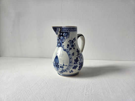 Royal Delft kan met bloemmotieven