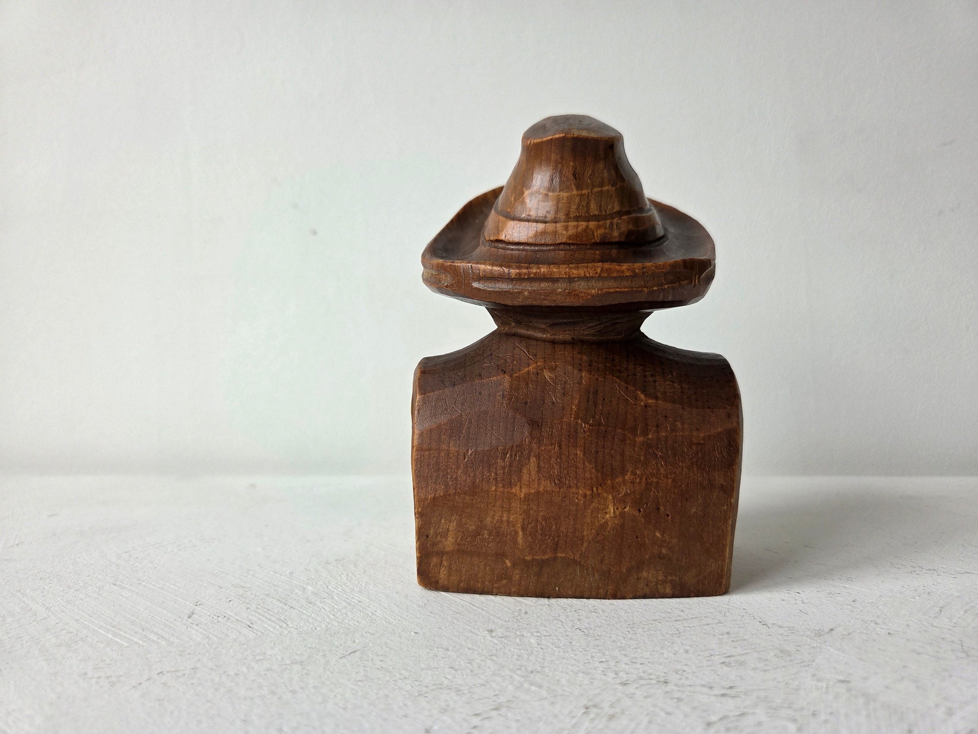 Antieke houten buste van man – ambachtelijk gesneden Black Forest stijl