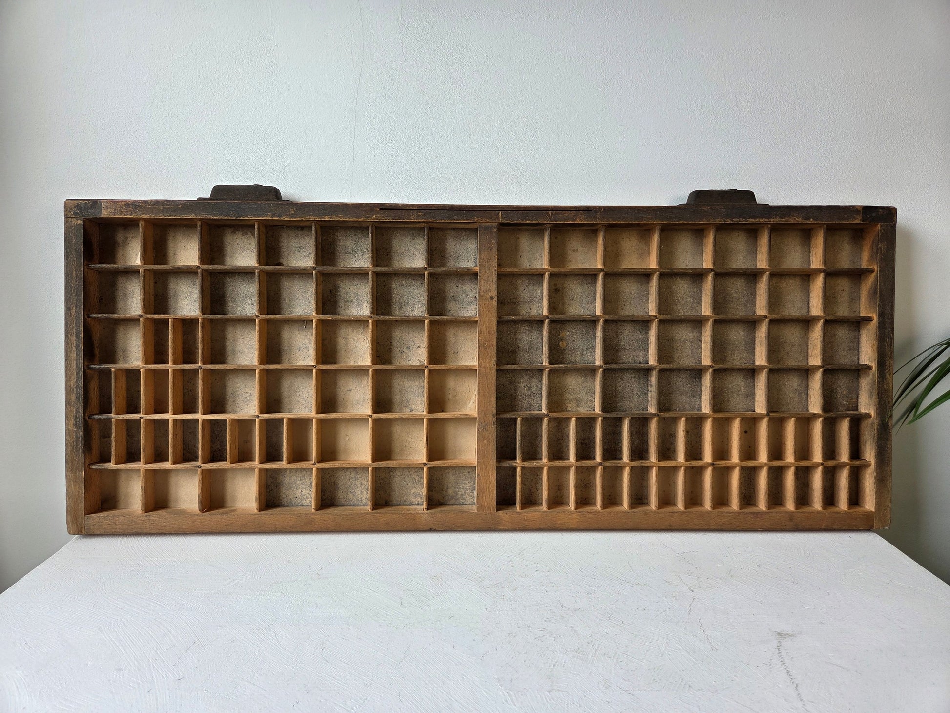 Letterbak uit drukkerij – houten vakverdeling voor kleine objecten