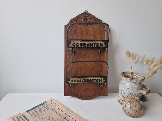 Vintage houten wandrek voor tijdschriften en kranten