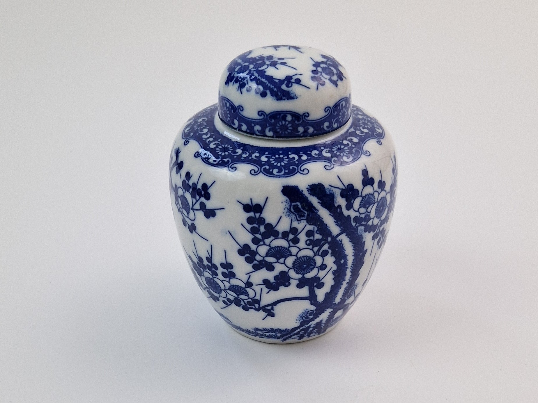 Antieke japanse porseleinen gemberpot