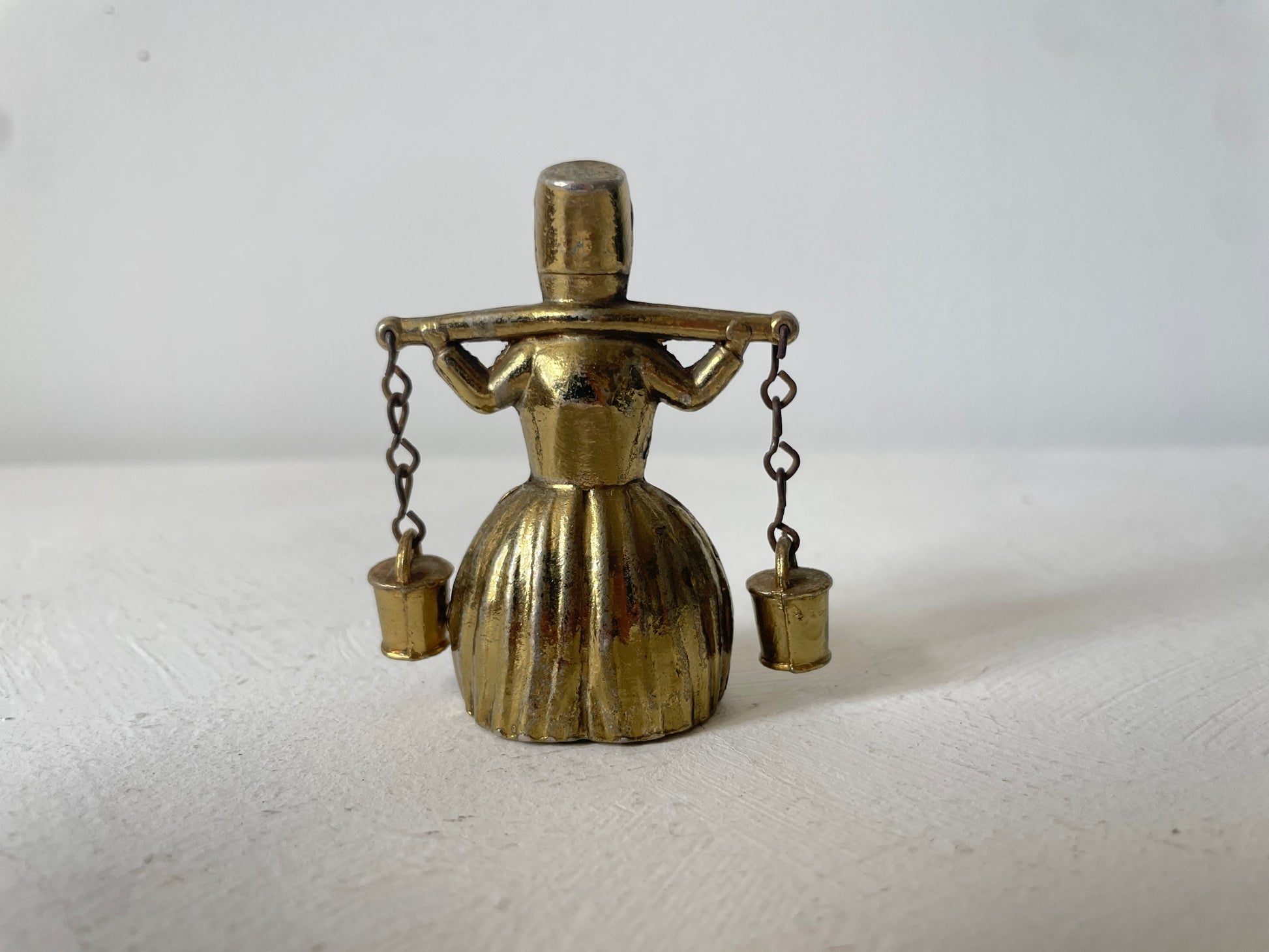 brocante messing tafelbel melkmeisje