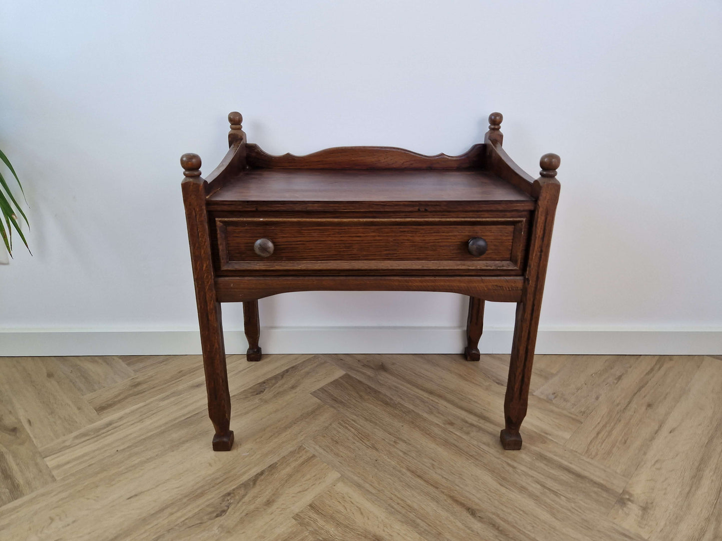 Vintage Eikenhouten Bijzettafel