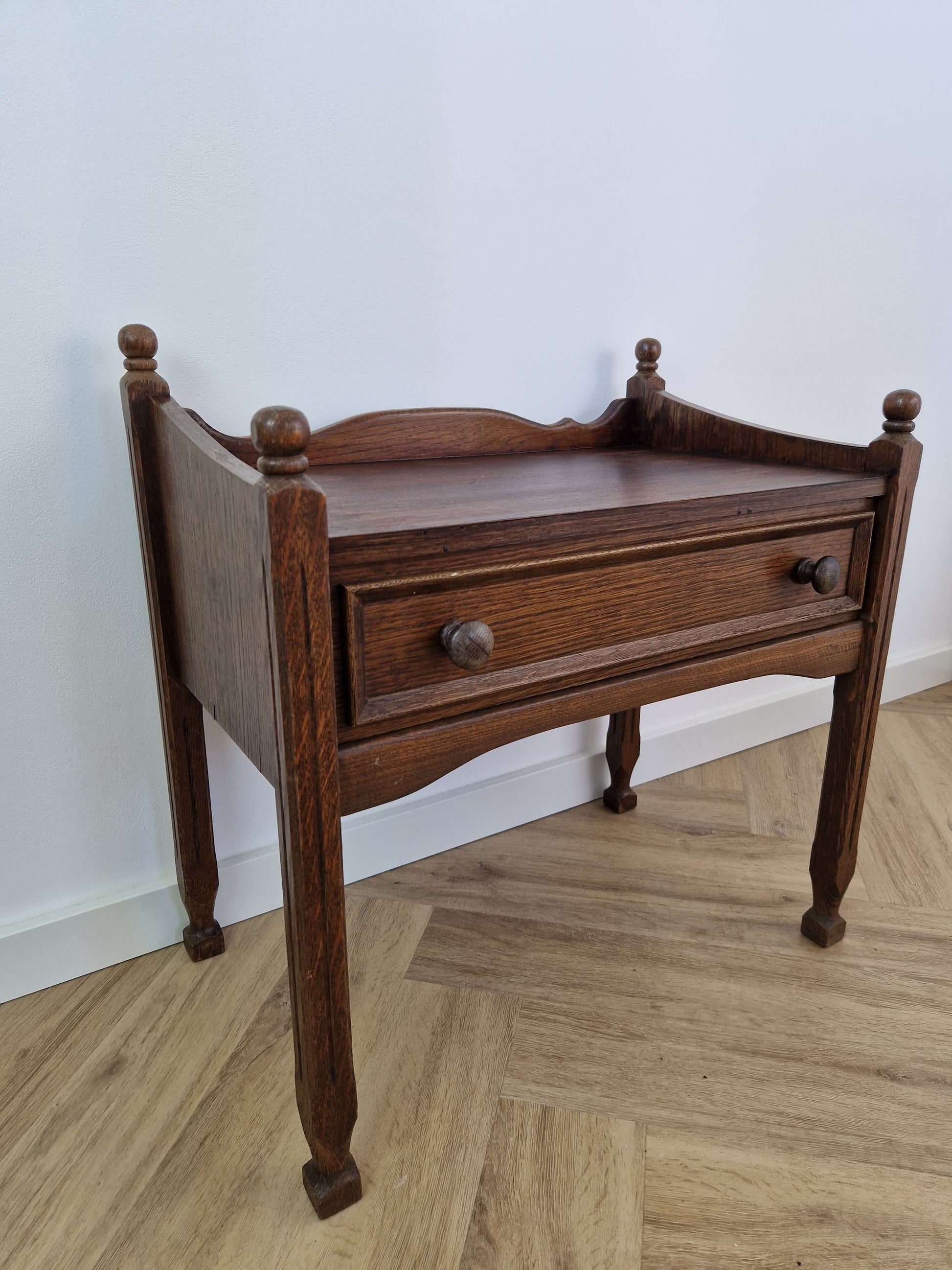 Vintage Eikenhouten Nachtkastje/Bijzettafel