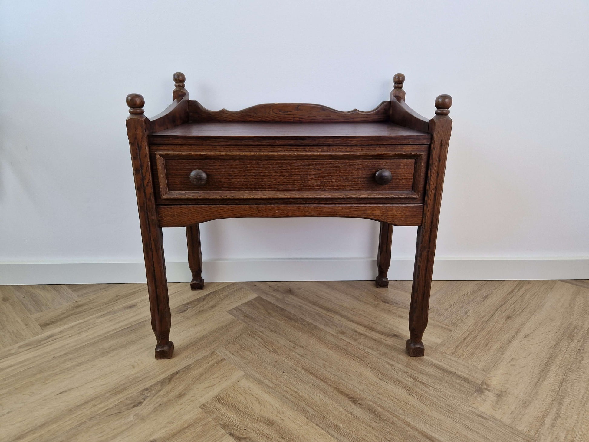 Vintage Eikenhouten Nachtkastje/Bijzettafel