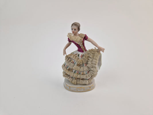 Antiek Porseleinen beeldje van dansende vrouw