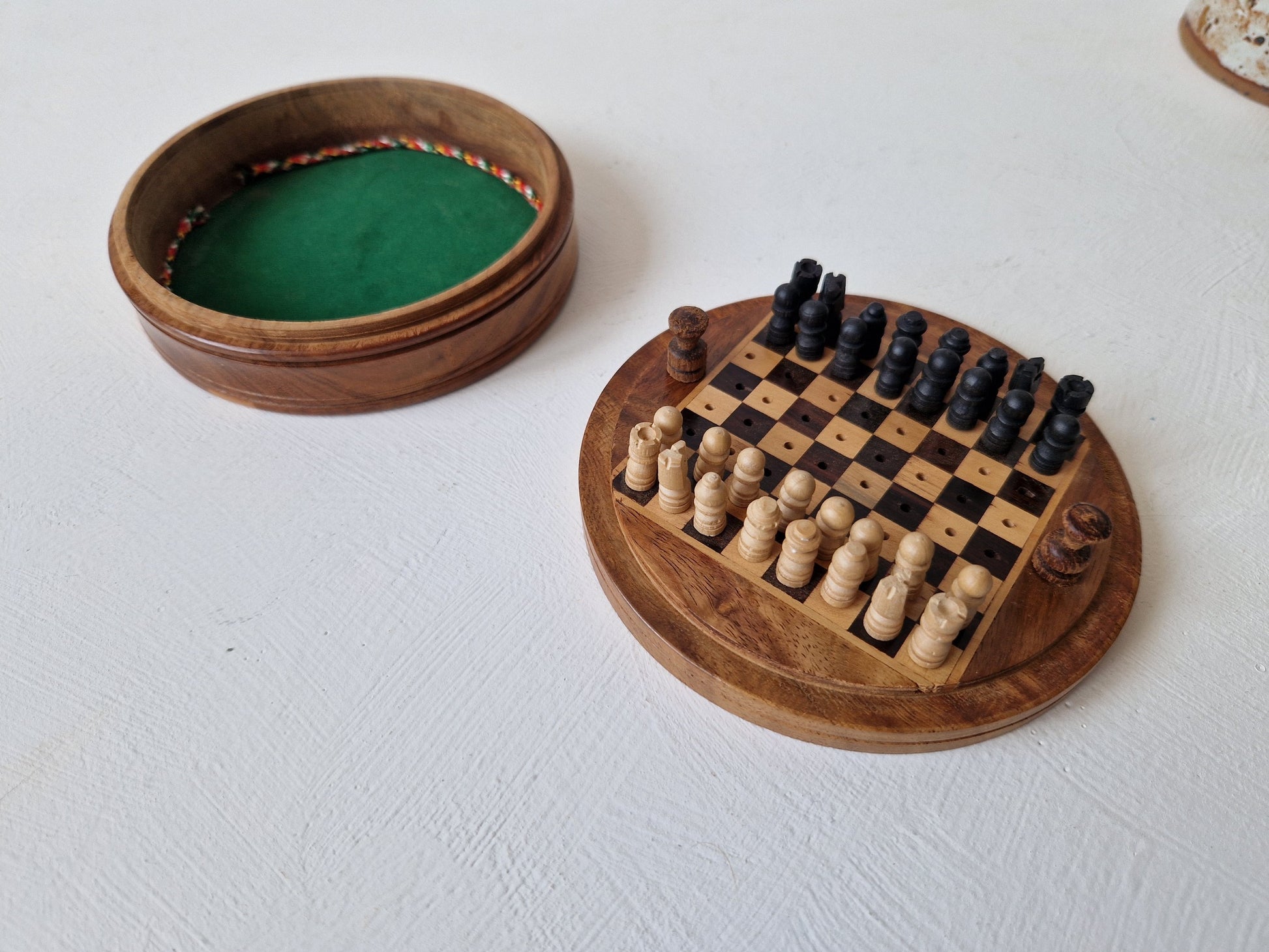 Handgemaakt houten schaakspel miniatuur formaat