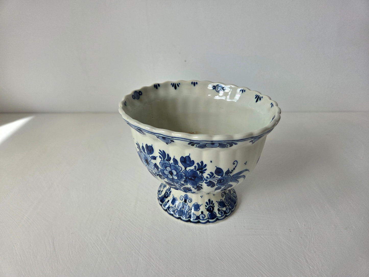 decoratief vaasje met vogelmotief