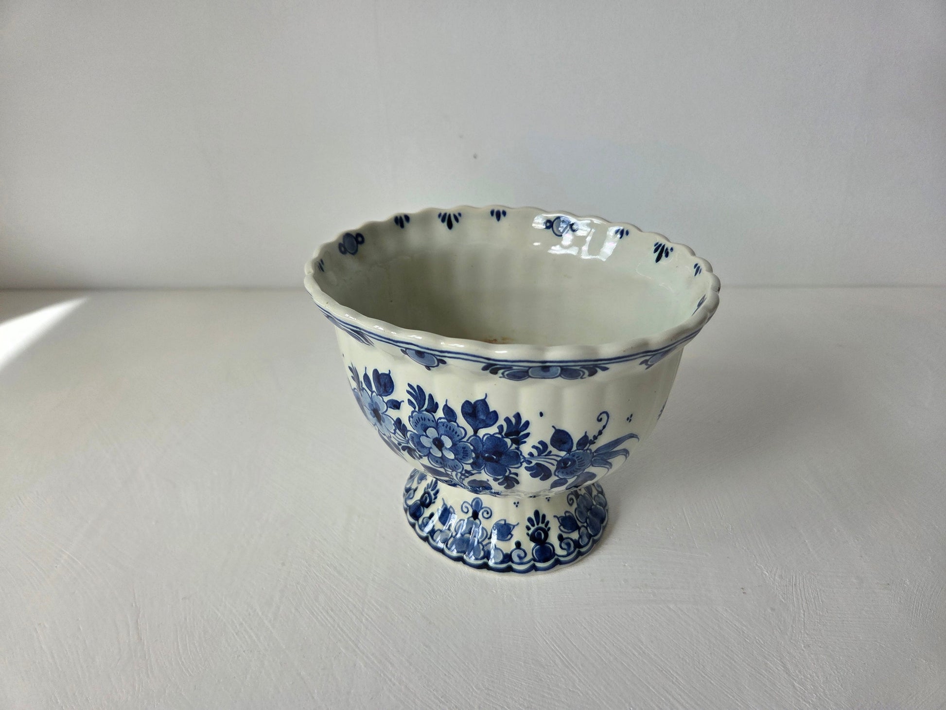 decoratief vaasje met vogelmotief