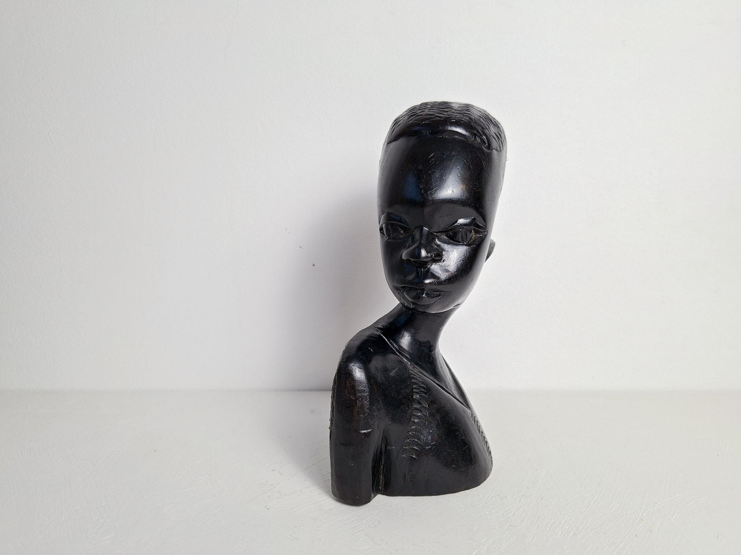 Handgesneden houten buste man