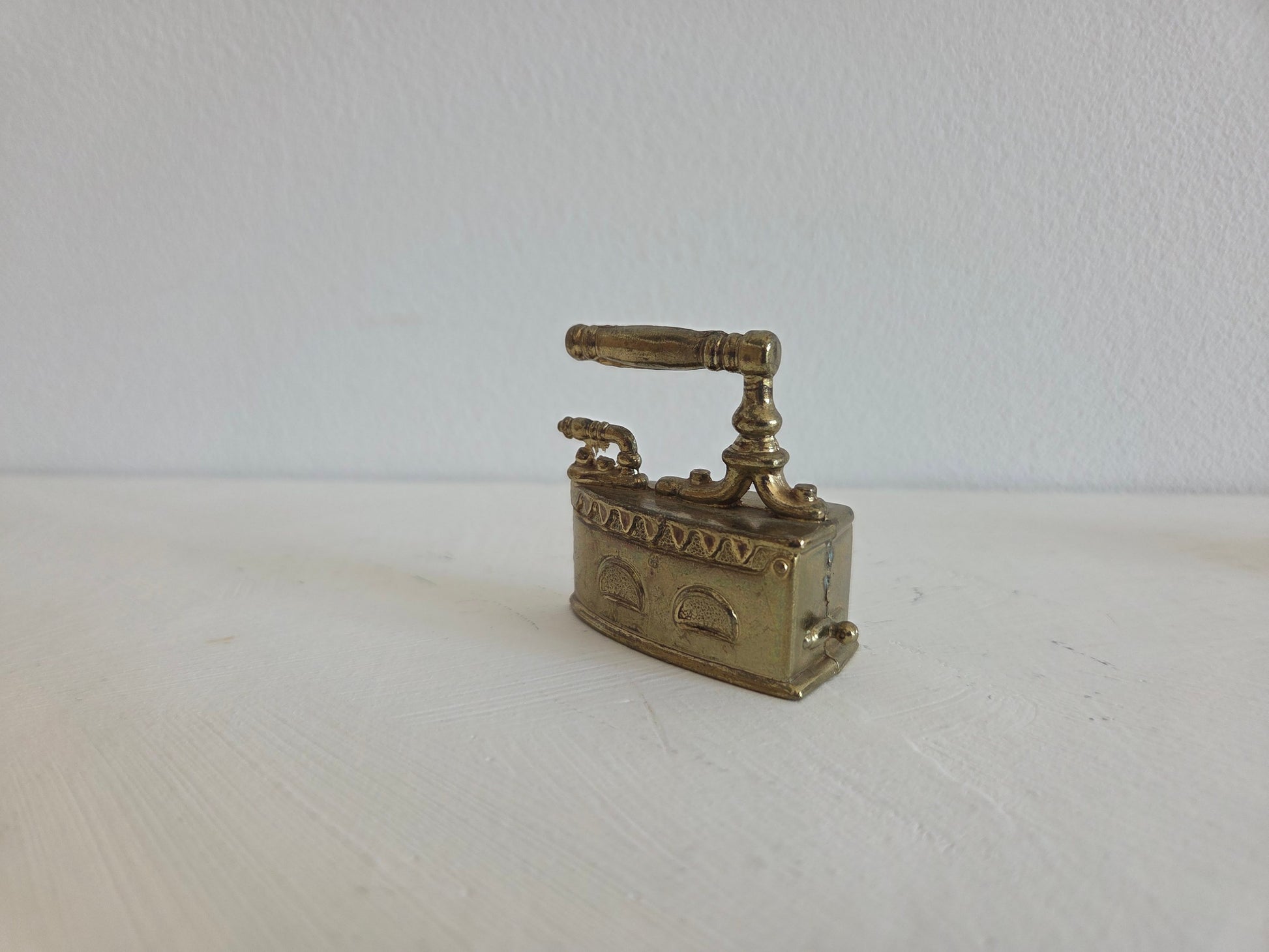 miniatuur messing strijkijzer letterbakminiatuur