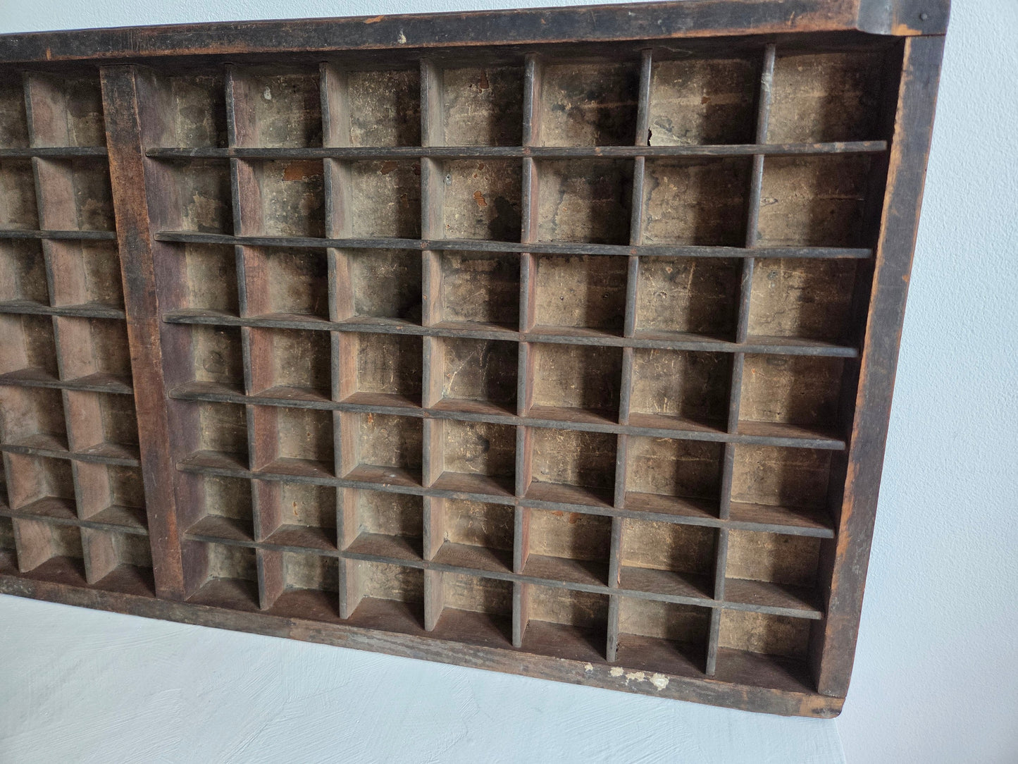 antieke letterbak donkerbruin hout 98 compartimenten