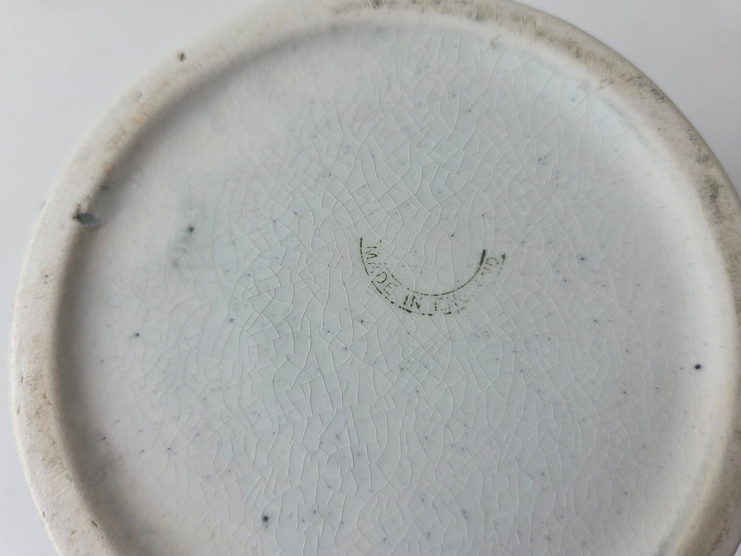 Engelse art deco koekjespot zwart met geschilderde perziken