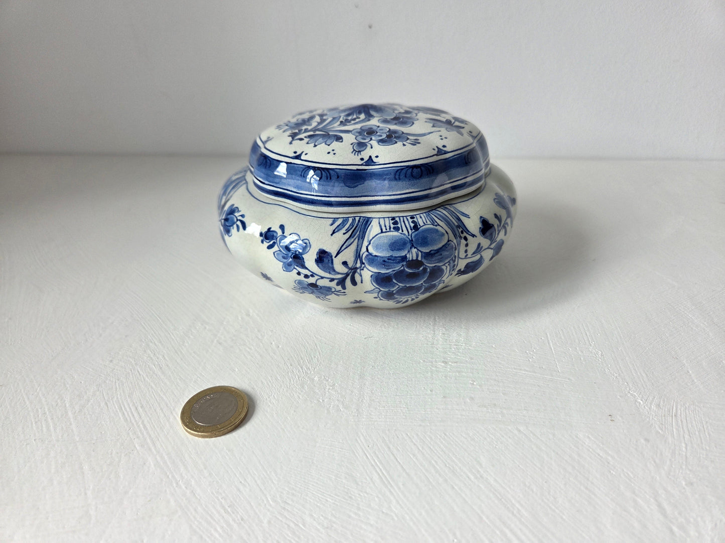 handbeschilderde Royal Delft bonbonnière