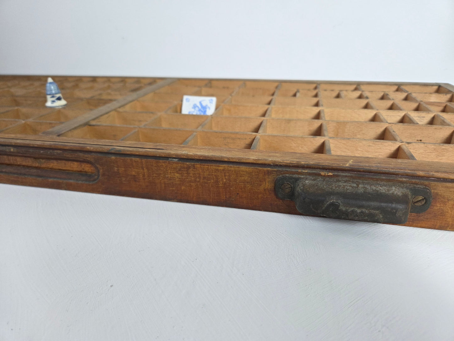 letterbak voor miniaturen en verzamelobjecten