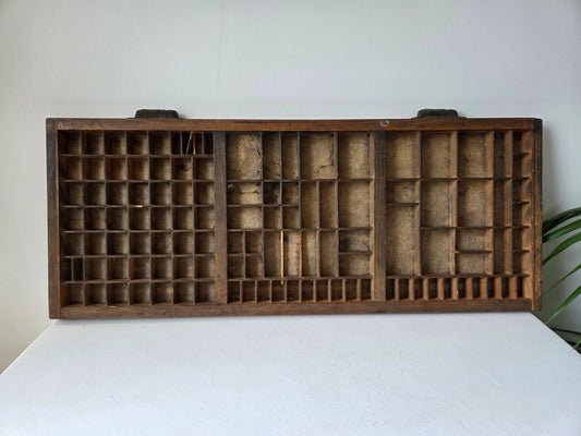 vintage houten letterbak uit oude drukkerij