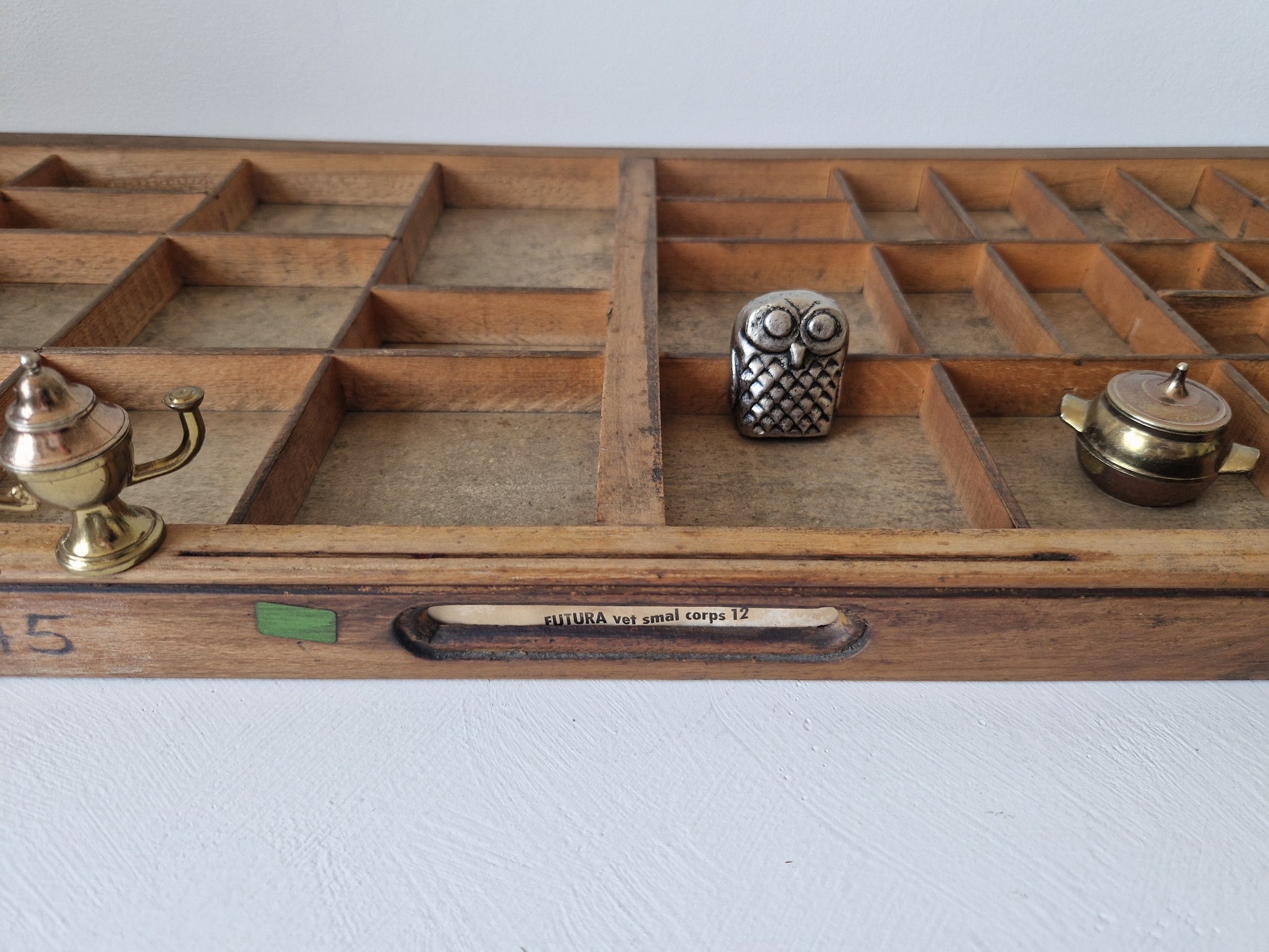 brocante letterbak ophangen aan muur