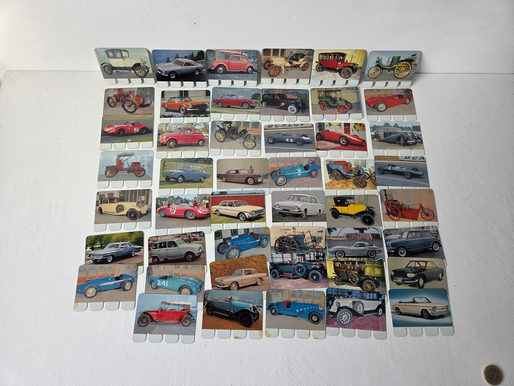 set metalen autoplaatjes met klassiekers