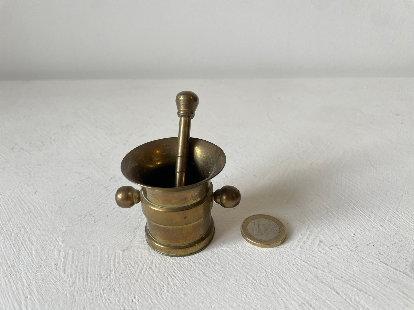 miniatuur vijzel met stamper van messing