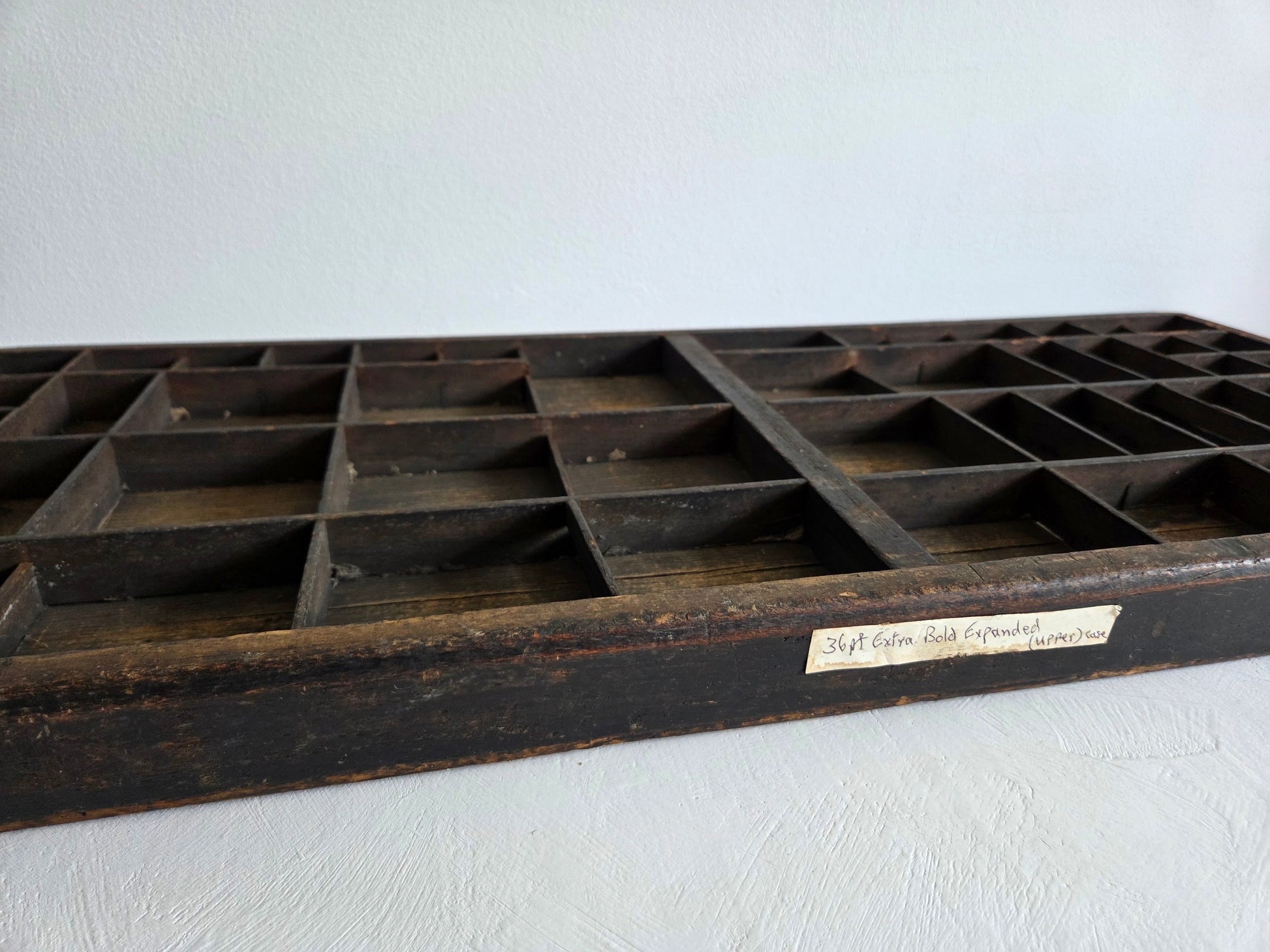 drukkerij letterbak donker hout afgebroken houtjes vintage