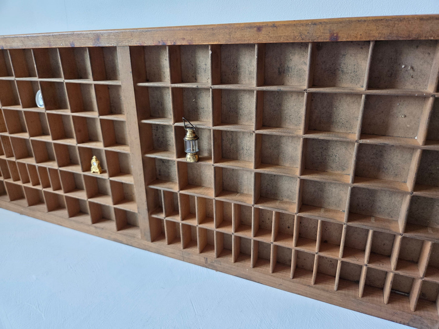 oude drukkerij letterbak van hout met vakverdeling