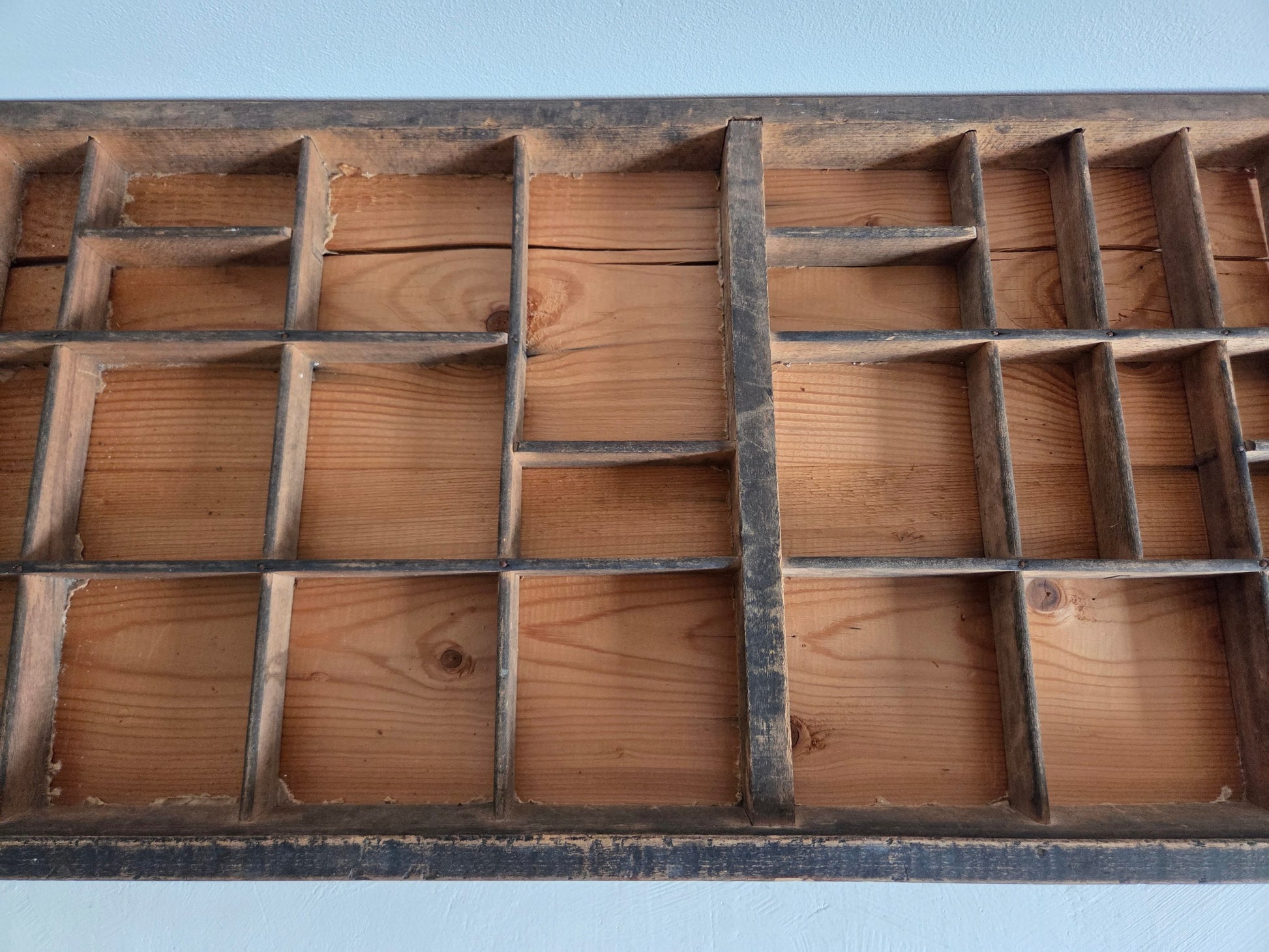 drukkerijbak hout verkleuring gebruikssporen